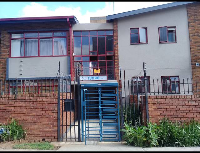 2.5 BEDROOM FLAT SOLD IN SUNNYSIDE